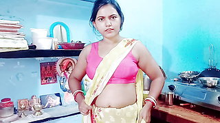 My stepsister finally agreed to show saree navel