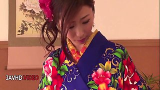 Ayumi Shinoda And Taro Tanaka In Seductive Asian Babe In Kimono Gives Steamy Japanese Blowjob Live On Camera