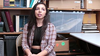 Amateur Tommy Gunn pleasures Brunette cutie with tiny titties and a tight trimmed slit