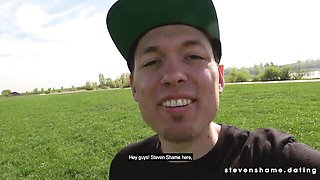 Promiscuous Samantha Kiss and Steven's public pickups scene