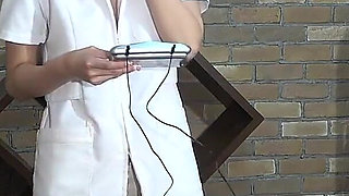 CFNM, Mischievous Esthetician Attaches Electric Current Sheet to Customer's Dick and Watches It Twitch with a Grin