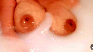 Angela White Fucks Herself in the Bath