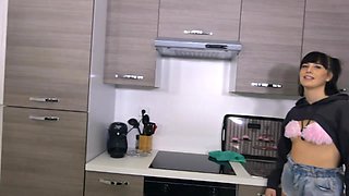 Melissa, sodomized in a garage! - Jacquie et Michel TV