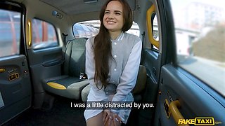 Brunette Taxi Passion with Olivia Zlota in Student Heat