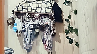 Stepsister Shower Surprise Woman Shows Her Body