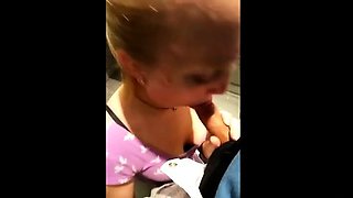 Dans les toilettes de McDo