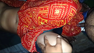 Pati Se Phele Sasur Chad Gaya Lagta hai Pati Me Wo Desi Wife First NightBaat Nahi Hai Isliye Uske Baap Se Khud Rahi