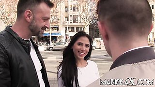 Mariska X featuring Sam Bourne's doggystyle action