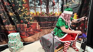 Santa Punishes Naughty BBW Elf With Hard Blowjob At Home - Amateur British Couple Kinky Xmas Role Play