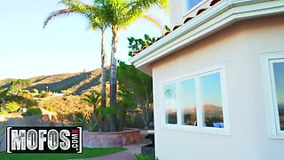 German Annie Aurora's bubble butt gets fucked POV