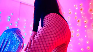 Sexy huge ass latina amateur rides fetish dudes cock