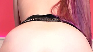 Webcam fun mature brunette with toys cum on cam