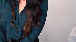 Evelin Stone Flirty Real Estate Agent Unbuttons Blouse & Gives Blowjob Facial to Seal House Deal with Single Dad