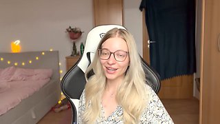 Different types of chastity submissives with Goddess Bella Rae