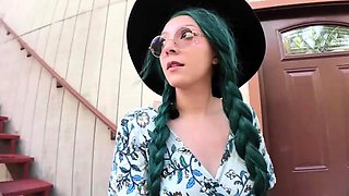 Two Girls Kicked Out Naked After Undressing in Uber