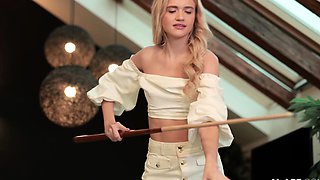 Blonde Beauty's Steamy Xmas Seduction