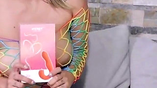 Unboxing and testing my new toy from Honey play box honey