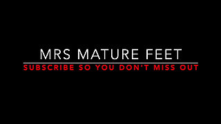 Mrs Mature Feet Peeing for you 422