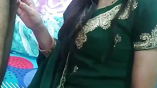 Indian Stepsister Ki Gand Mein Chudai Hindi