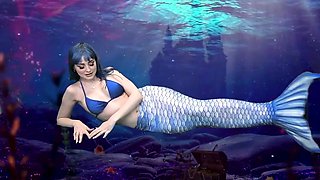 Camsoda - Masturbating mermaid get legs