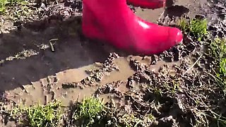 Linsey Dawn solo foot fetish