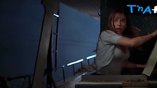 Jennifer Love Hewitt Milk cans Episode in I Know What You Did Last Summer