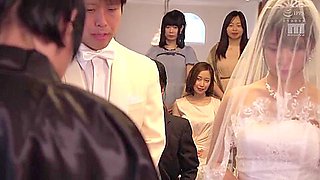 Miaa-129 The Elder Stepsister Of The Bride Was Secretly Luring The Groom To Temptation And Mounting Him With Her Big Ass While Her Little Stepsister Was Waiting Nearby Yu Shinoda