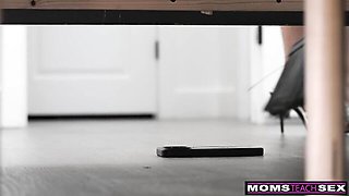 Creampie scene with pulchritudinous Penny Barber and Max Fills from Moms Teach Sex