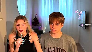 Jazy Berlin amateur busty blonde teen having fun in the bath