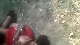 Hot Indian girlfriend gets boned in the woods