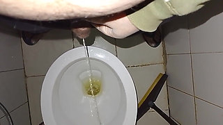 Pissing Video