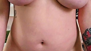 Mature British ho toying and masturbating