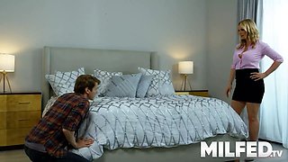 Cheating cougar seduces the teen delivery man - milfed