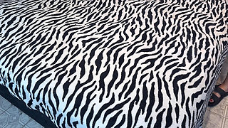 The Maid Who Does Extra with Boss Sucks Her Mistress and Gives Her Pussy to the Porn Boss