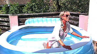 Dirtymilftina Fuck Me in the Pool