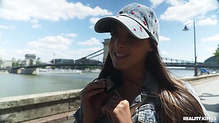 Perverted bimbo Amirah Adara X-rated video