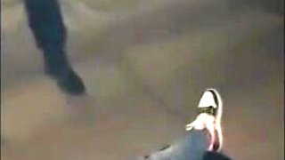 Arregaçamos duas amigas safadas: de quatro socando sem dó, chuparam até engasgar, revezaram cavalgando nossos paus duros... no final isolei uma na ponte, fiz ela sentar quicando gostoso