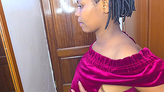 Beauty Rich Ebony Trying to Play with Her Pussy on the Swimming Pool