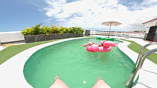 Titwank at the Swimming Pool