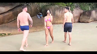 I Met Two Cats on the Beach and Made Out with Them Right There