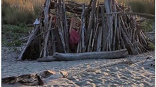 I Get Spied On By A Voyeur On The Beach And Then I Him - Miele Blanco Amateur Italian