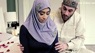 Violet Myers In Curvy Ass Of Teen Bearing Hijab