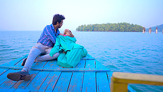 Husband and wife honeymooned and had hardcore sex in the middle of the sea