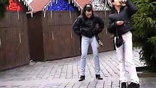 Amateur hottie fucked outdoor in public