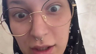 Pee in Outyroor Toilet in Hijab
