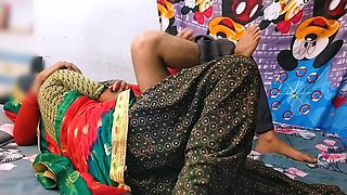 Hot desi bhabhi Sharing bed!! Reetu bhabhi alon at home and coming my room to fuck and ride hard cock