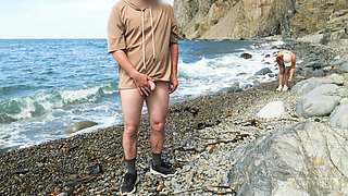 157 Beach Encounter: Sporty Stranger in Seamless Tights Gives BJ and Gets Fucked Hard