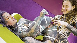 Anuskatzz's tattooed women scene