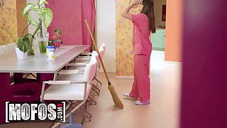 Mofos - Aften Opal’s sexy cleaning garb drives her manager kinky for a hot office snatch fuck sesh