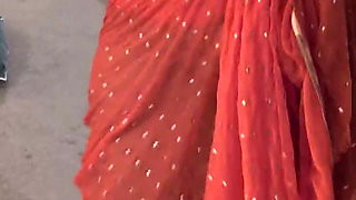 Curvy Brown Ass Bhabhi in Saree
